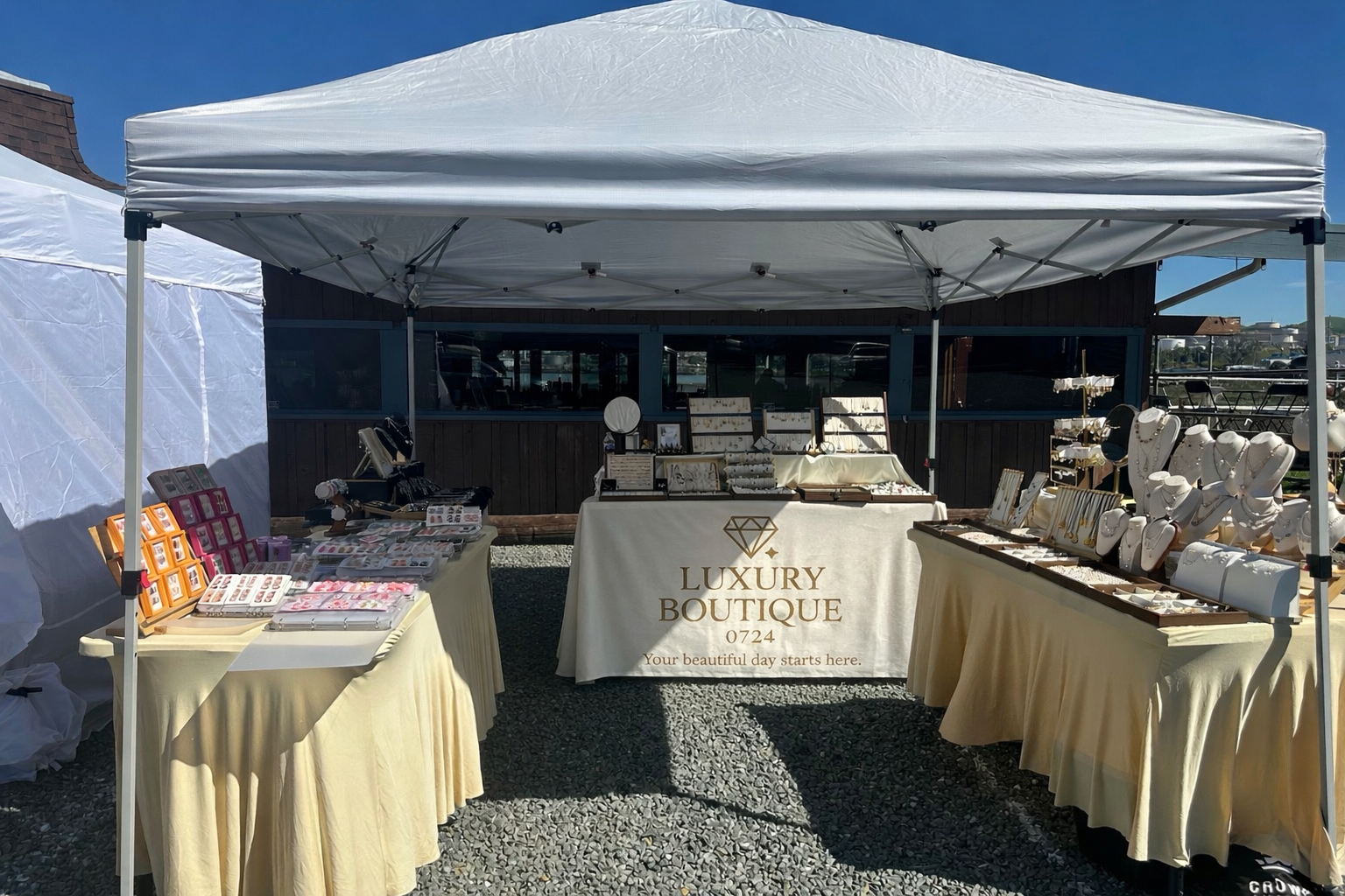 luxury boutique 0724